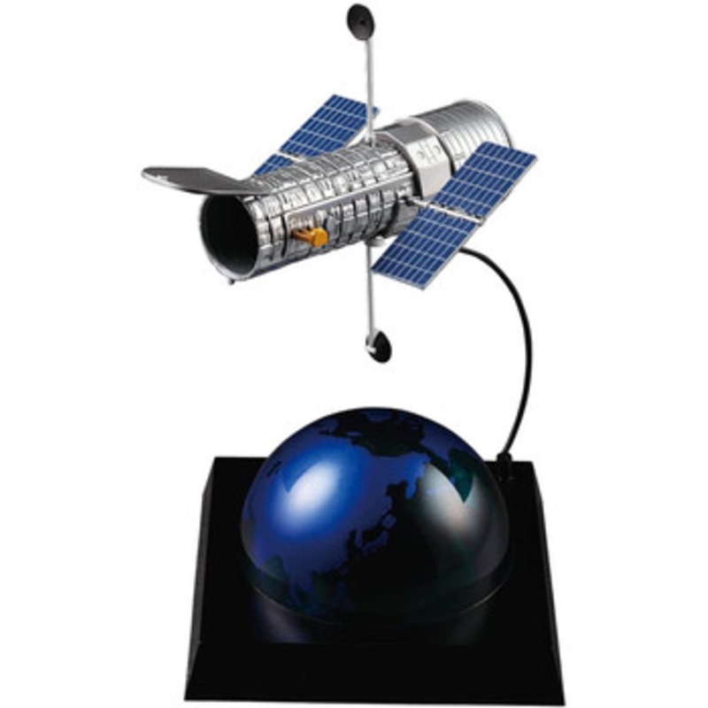 Hasegawa 1/200 Hubble Space Telescope 20th Anniversary Plastic Model