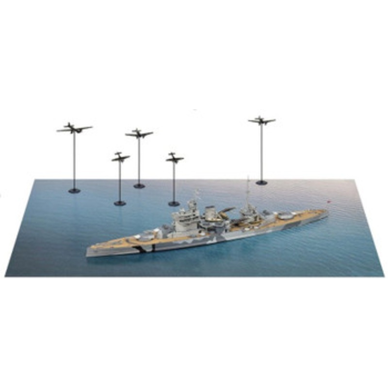 Pit-Road 1/700 Royal Navy Battleship Queen Elizabeth VS German Air Force Plastic Model