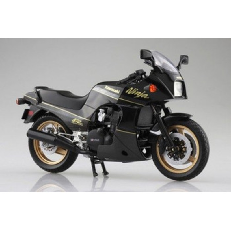 Aoshima SKYNET 1/12 Kawasaki GPz900R Black/Gold Finished Model
