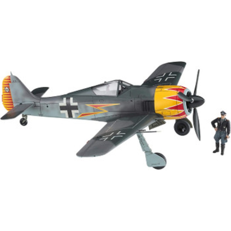 Hasegawa 07492 Focke Wulf Fw190A-4 `Graf’ w/Figure 1/48 Scale kit