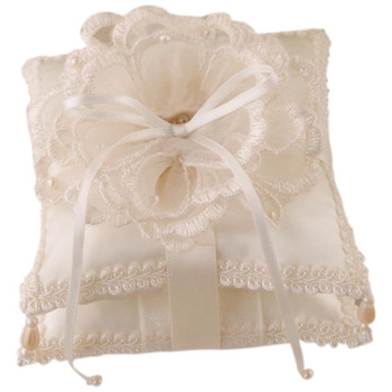 Hamanaka H431-144 Wedding Kit Juno Ring Pillow Bouquet Lace